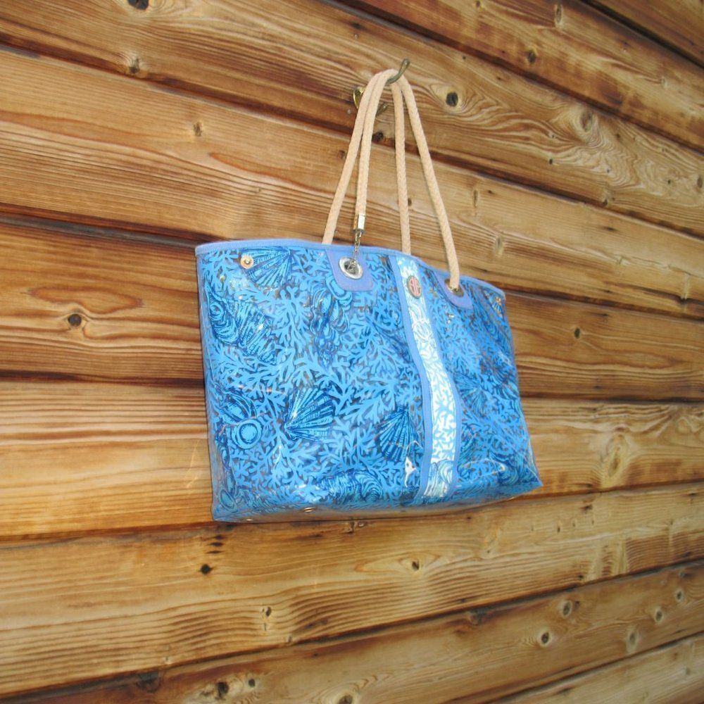 Lilly Pulitzer Large Pvs Seashell Print Tote Beac… - image 2